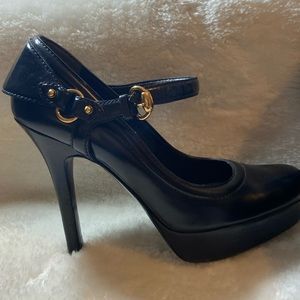 Gucci Black Platform size 7.5